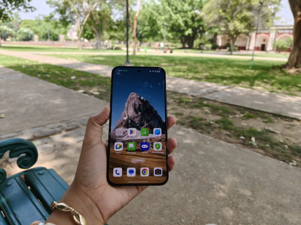 Reno 13 in the Real World: Good Looks, Great Portraits, and Just Enough AI