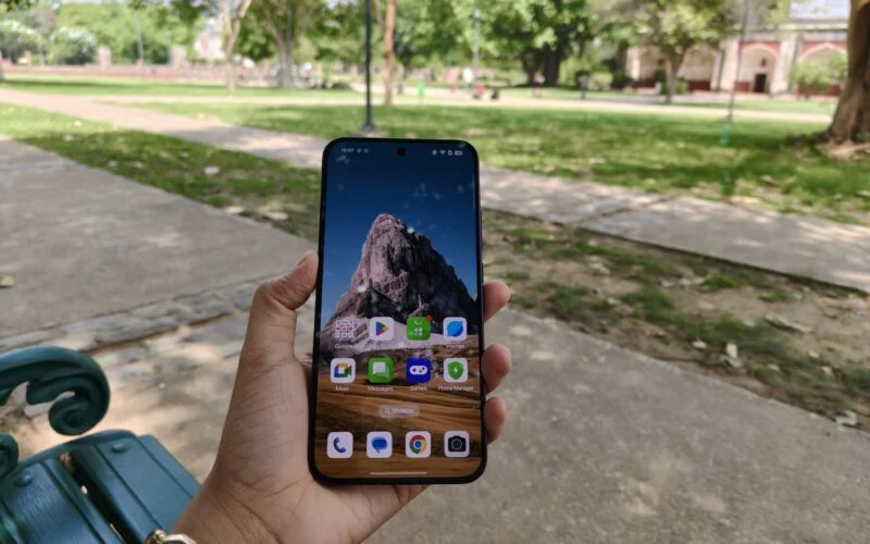 Reno 13 in the Real World: Good Looks, Great Portraits, and Just Enough AI